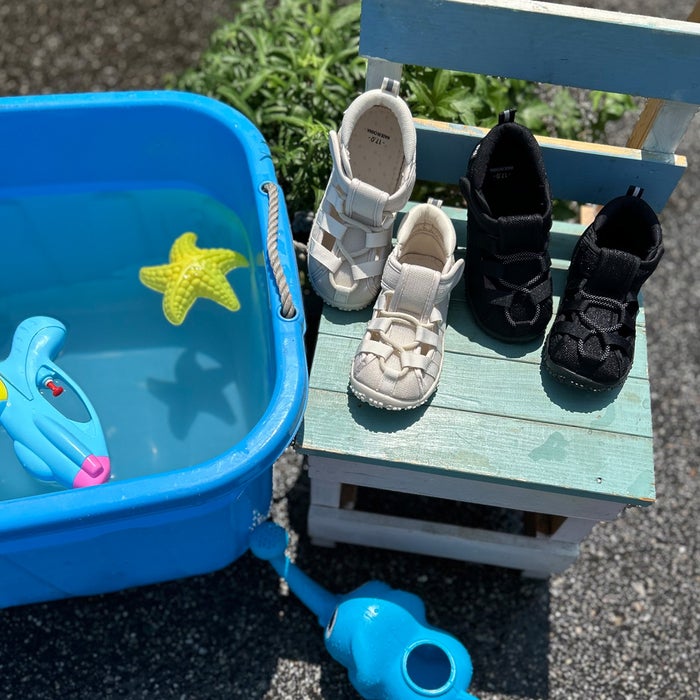 キッズ ベビー サンダル 女の子 男の子 水陸両用 脱げない つま先あり 水遊び 軽量 子ども靴 ウォーターシューズ 黒 スポーツサンダル グルカサンダル Parade 56302