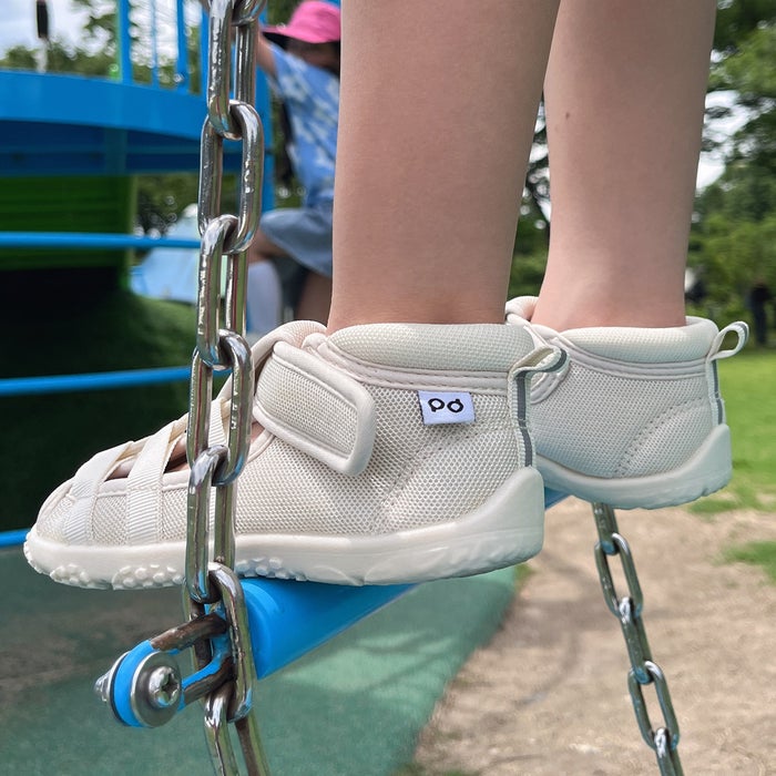 キッズ ベビー サンダル 女の子 男の子 水陸両用 脱げない つま先あり 水遊び 軽量 子ども靴 ウォーターシューズ 黒 スポーツサンダル グルカサンダル Parade 56302