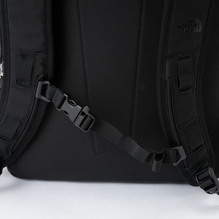 ノースフェイス リュック 30L ヒューズボックス デイパック THE NORTH FACE バッグ 黒 ブラック 通勤 通学 大容量 ボックス型 NM82250