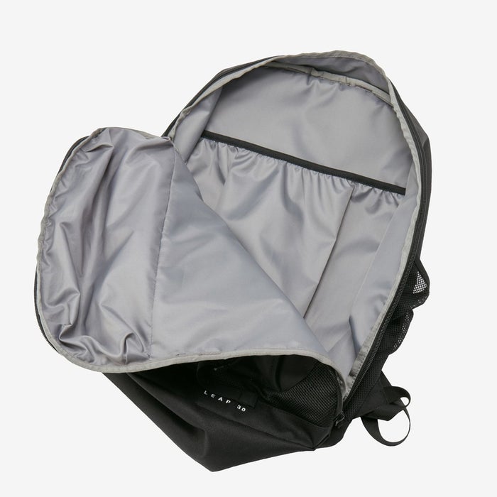 ノースフェイス リュック バック リープ30 32L THE NORTH FACE 62610 LEAP30 ブラック 黒 ホワイト レッド グレー