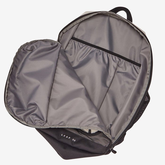 ノースフェイス リュック バック リープ30 32L THE NORTH FACE 62610 LEAP30 ブラック 黒 ホワイト レッド グレー