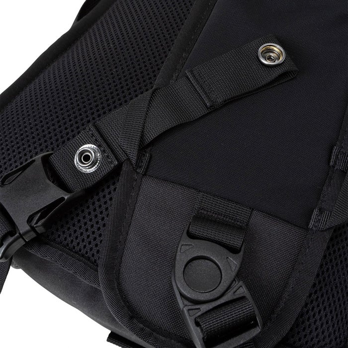 ノースフェイス ショルダーバッグ リープスリング THE NORTH FACE NM72600 LEAP SLING 7L スリングバッグ ボディバッグ ワンショルダー ブラック 黒 ホワイト レッド グレー