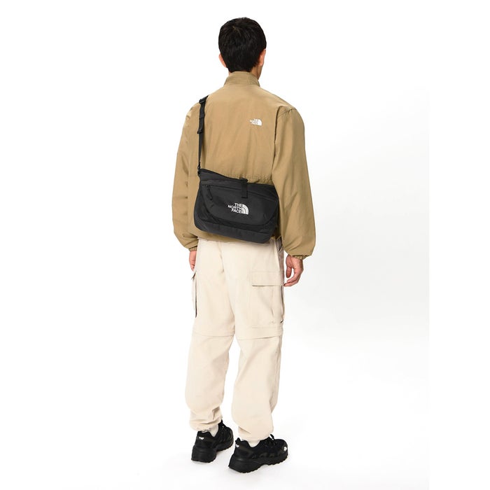 ノースフェイス ショルダーバック リープショルダー THE NORTH FACE NM72601 LEAP SHOULDER 8L 標準的なサイズ 長財布 ペットボトル 折りたたみ傘 ブラック 黒 ホワイト レッド グレー