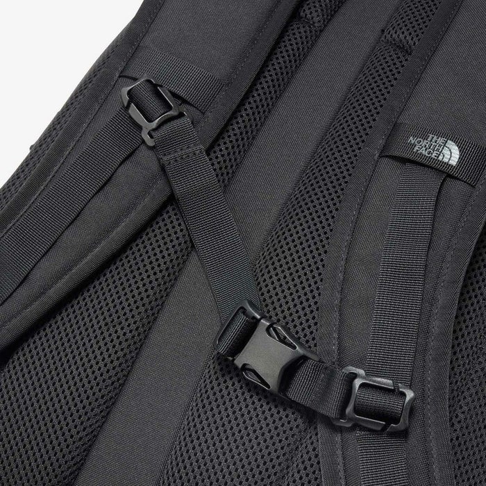 ノースフェイス リュック バック リープ20 23L THE NORTH FACE NM62611 LEAP20 デイパック バックパック通勤 通学 PC収納 ブラック 黒 ホワイト レッド