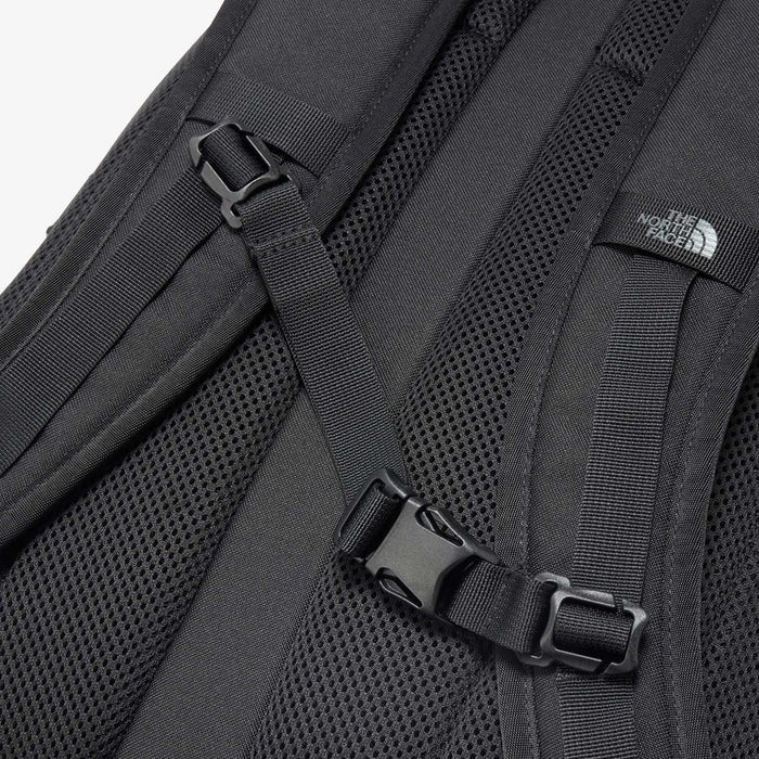 ノースフェイス リュック バック リープ20 23L THE NORTH FACE NM62611 LEAP20 デイパック バックパック通勤 通学 PC収納 ブラック 黒 ホワイト レッド グレー