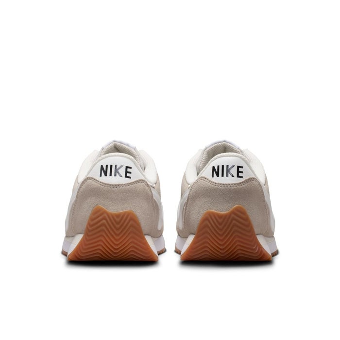 ナイキ パシフィック スエード レディース スニーカー 靴 NIKE PACIFIC SUEDE IQ6582-200 クリーム ローカット カジュアル レザー スエード ガムソール