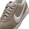 ナイキ パシフィック スエード レディース スニーカー 靴 NIKE PACIFIC SUEDE IQ6582-200 クリーム ローカット カジュアル レザー スエード ガムソール
